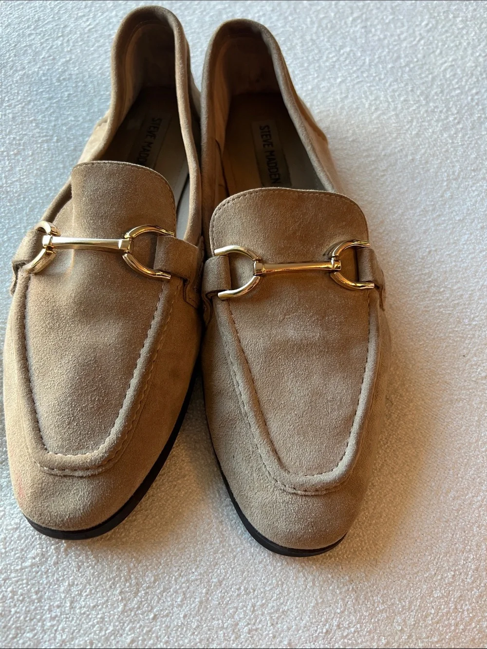 Steve Madden Women’s Suede Loafers in Tan with Gold Bit - Picture 7 of 10